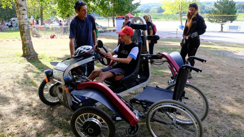 All-terrain buggy for people with disabilities